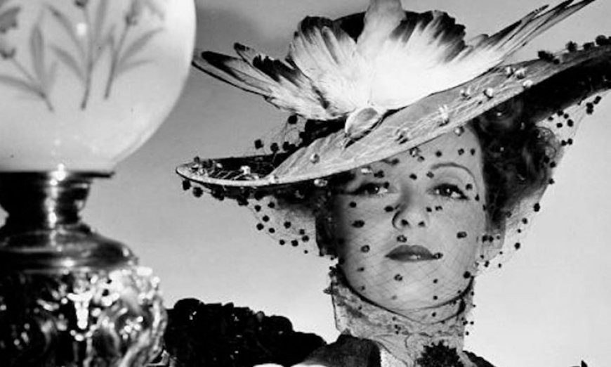 Семиотика корсета в голливудском гламуре